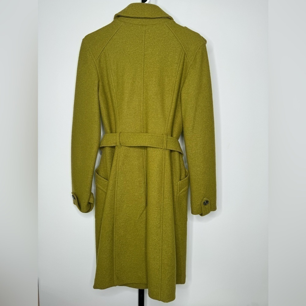 Burberry Women's Wool Trench Coat - Timeless Elegance and British Heritage - Picture 3 of 9